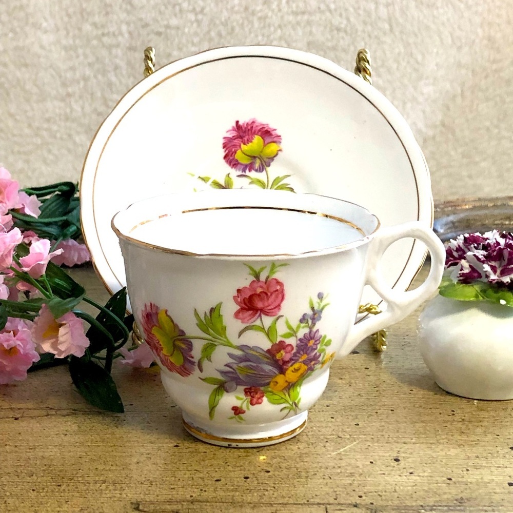 Royal Stafford Teacup & Saucer No 1820